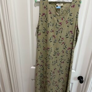 MAKE AN OFFER!  Ty Cream and Green Maxi Sundress Sleeveless Scoop Neck
